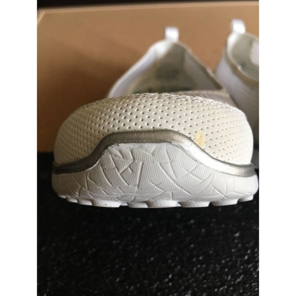 EUC Women's Skechers White Silver Slip On Walking Shoe Microburst Sudden Look 9 - Picture 12 of 12